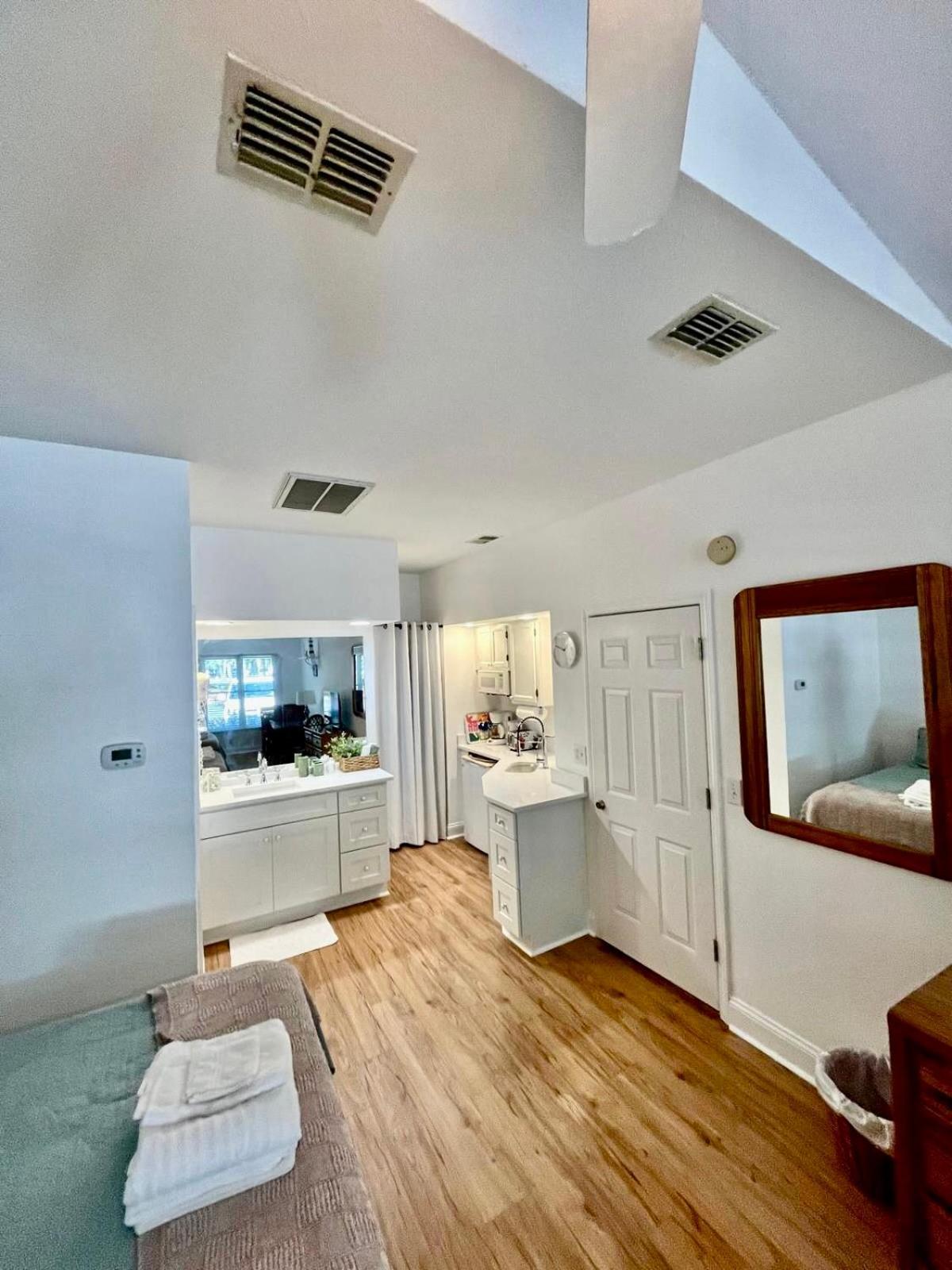 סנסט ביץ' Beautiful Newly Remodeled Mini Suite At Sea Trail Resort מראה חיצוני תמונה